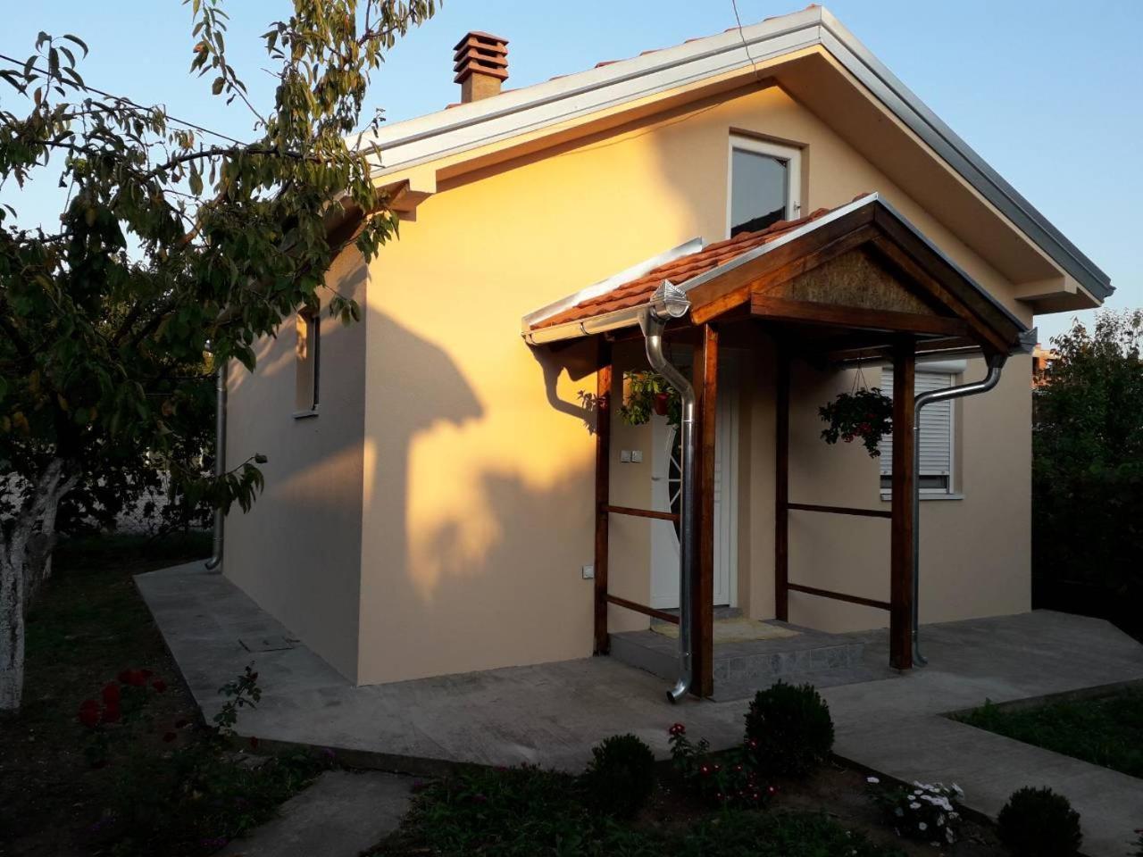 Airport Apartment T&T Surčin Kültér fotó
